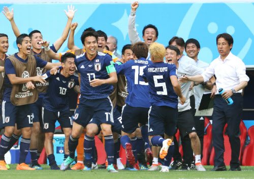 日本 コロンビアに2 1で勝利 W杯初戦 日本経済新聞