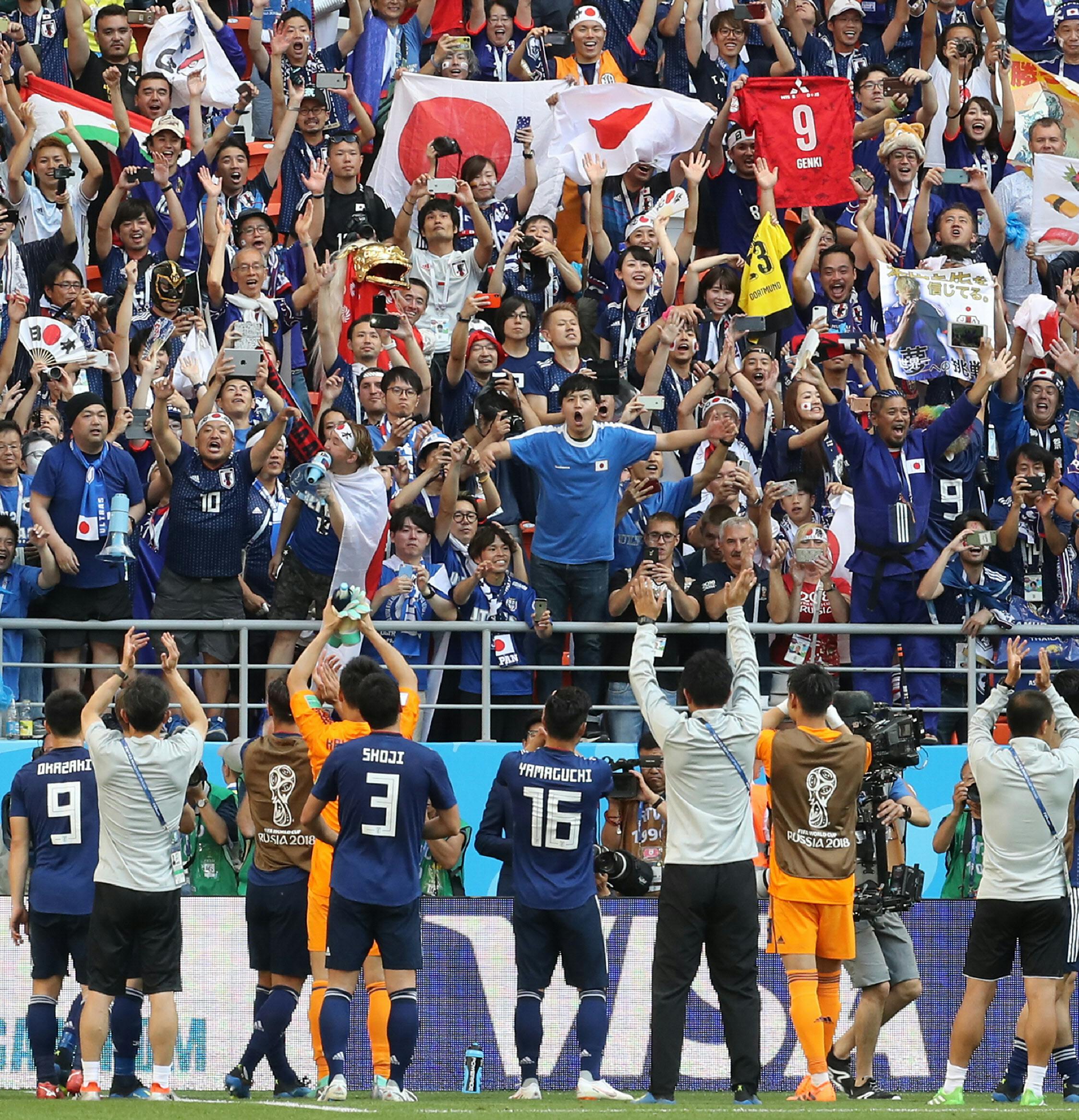 日本が大勝利 初戦でコロンビア下す 写真 日本経済新聞 日本が大勝利 初戦でコロンビア下す 写真 日本経済新聞