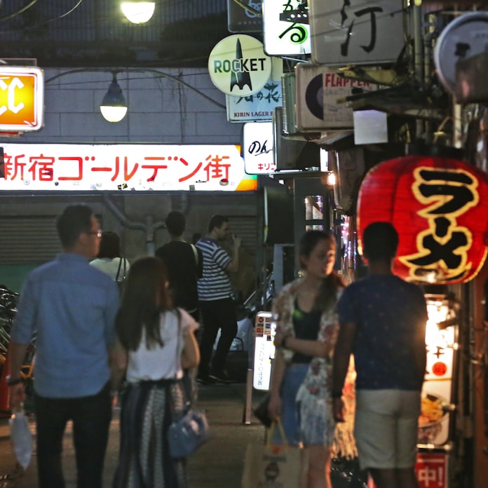 新宿 ゴールデン街も禁煙に 都の受動喫煙防止条例 日本経済新聞 新宿 ゴールデン街も禁煙に 都の受動喫煙防止条例 日本経済新聞