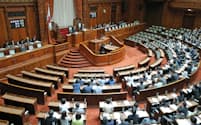 与党などの賛成多数でTPP関連法が可決、成立した参院本会議（29日午前）