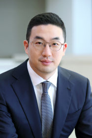 韓国lg 前会長養子が会長に 40歳の具光謨氏 日本経済新聞