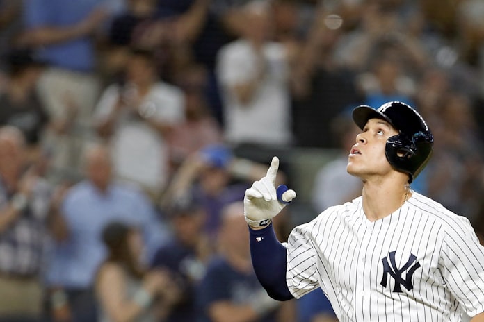 ヤンキースとレッドソックス 伝統のライバル復活 日本経済新聞 ヤンキースとレッドソックス 伝統のライバル復活 日本経済新聞