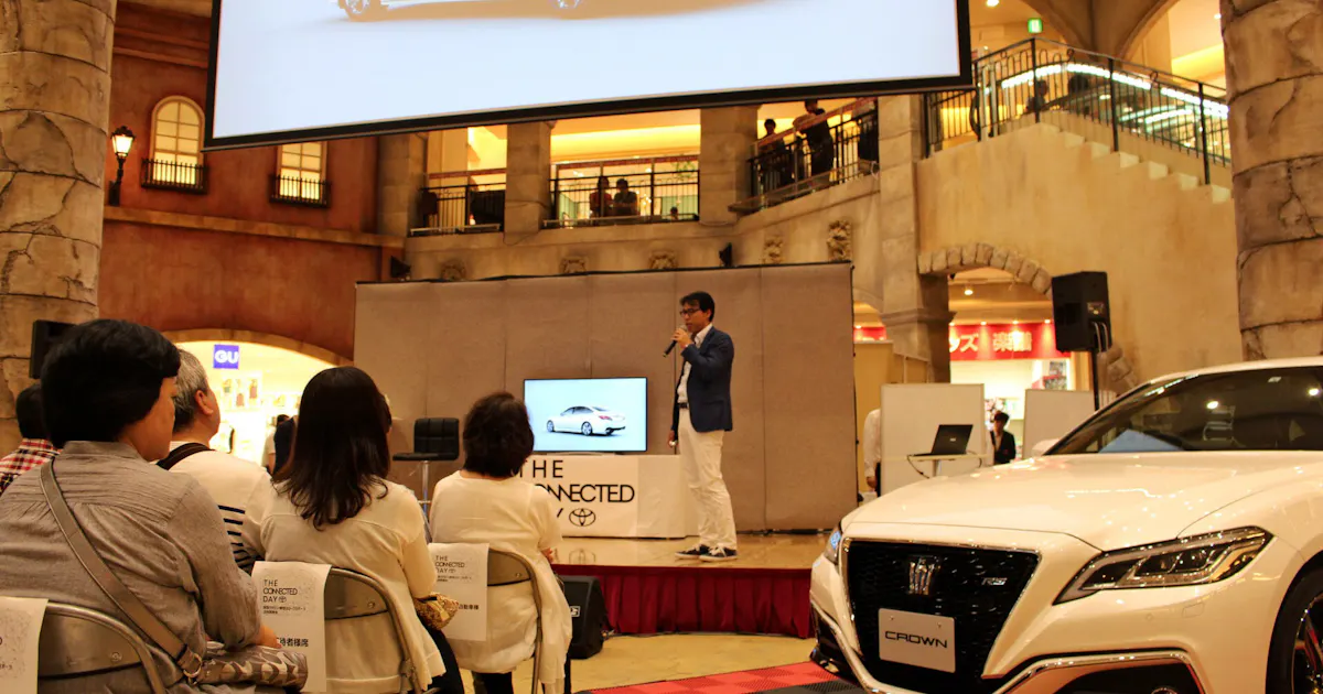 トヨタ国内販売、1~6月9%減 クラウンで巻き返し: 日本経済新聞