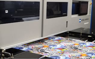 コニカミノルタは、産業用デジタル印刷機で新たな印刷需要の開拓を目指す