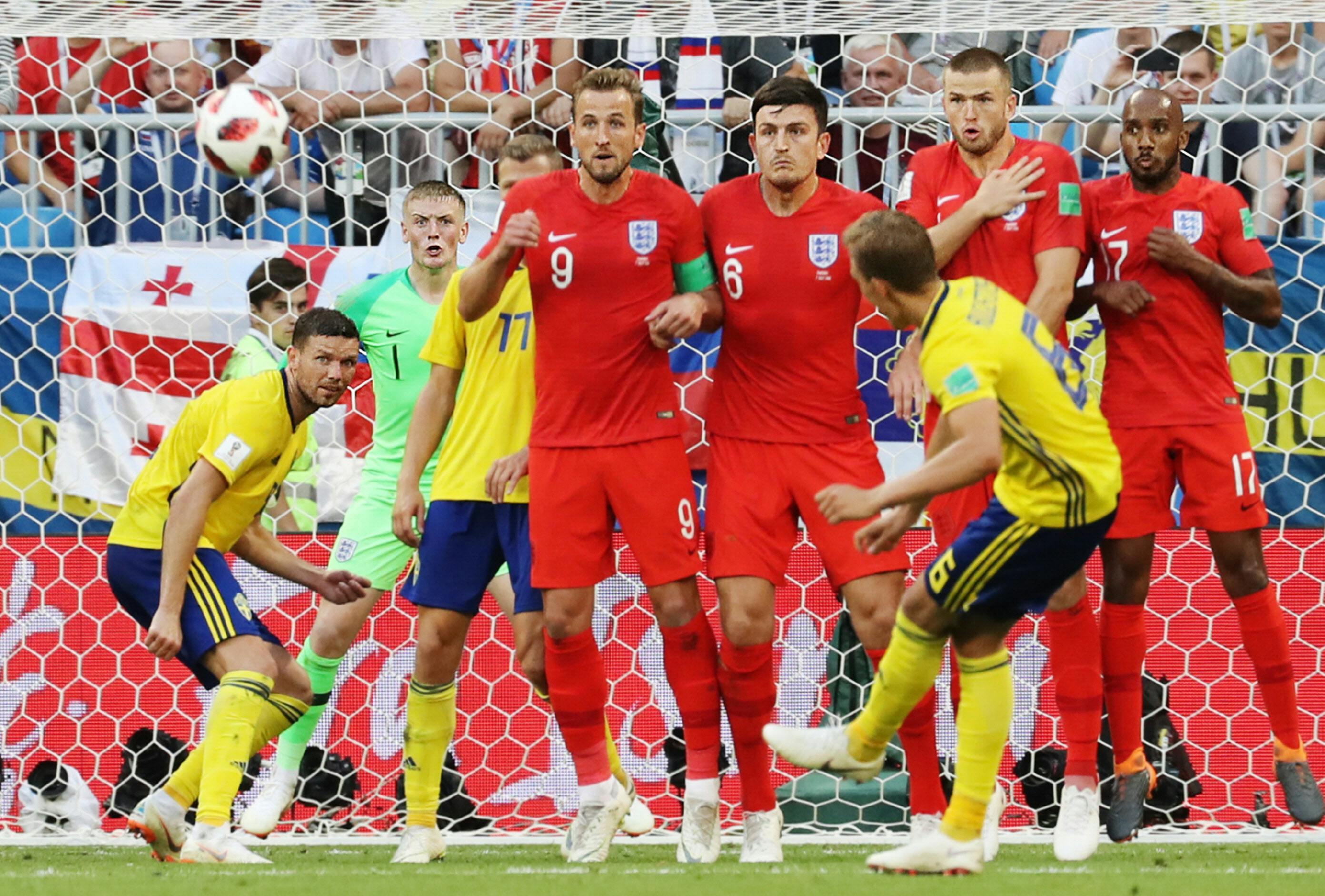 イングランド スウェーデンを破る 28年ぶり4強 写真 日本経済新聞 イングランド スウェーデンを破る 28年ぶり4強 写真 日本経済新聞