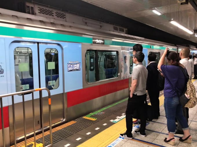 時差ビズ列車が続々 すいていて快適 日本経済新聞 時差ビズ列車が続々 すいていて快適 日本経済新聞