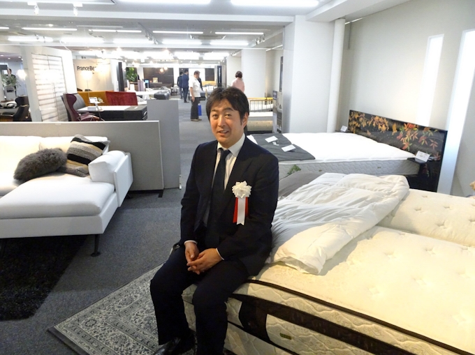 フランスベッド 福岡に九州初のショールーム 体感重視 日本経済新聞