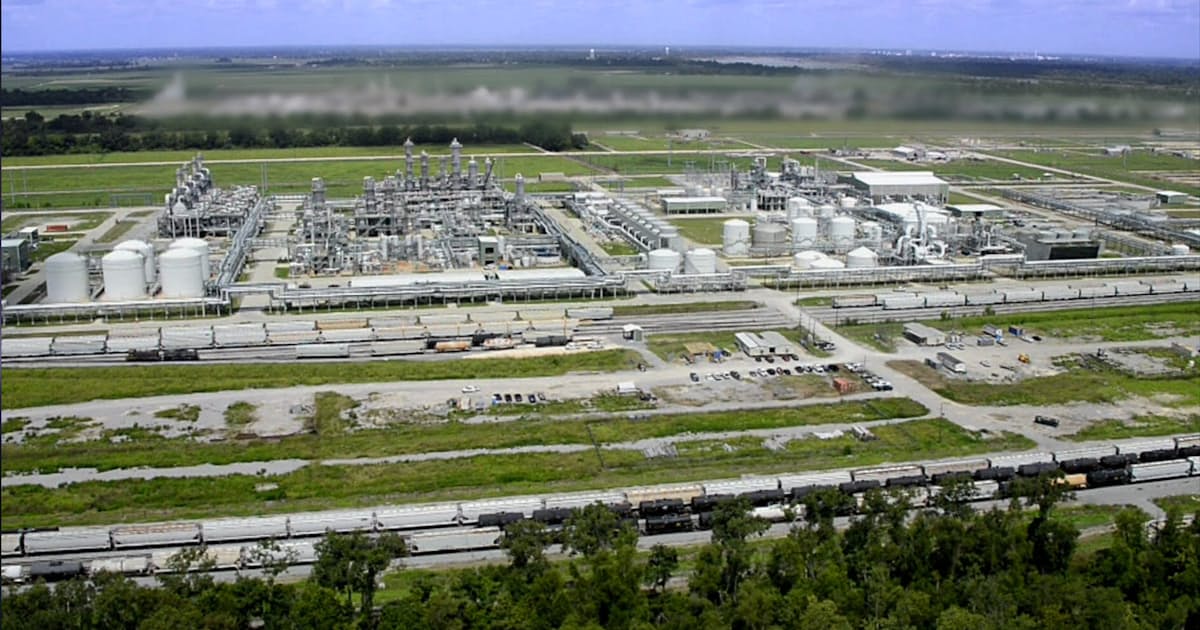 信越化学 米国に塩ビ新工場 シェール使い割安に 日本経済新聞