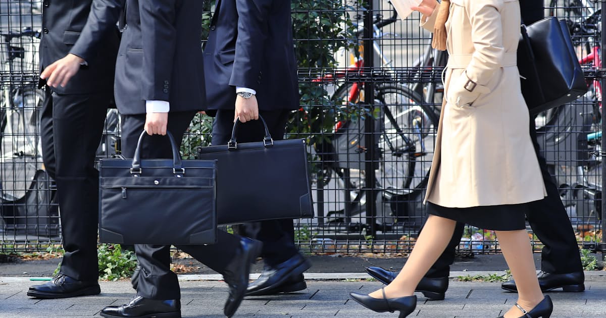 3年間新卒扱い 要請 政府 23年就活も6月解禁 日本経済新聞 3年間新卒扱い 要請 政府 23年就活も6月解禁 日本経済新聞