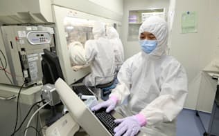 京大は再生医療用のiPS細胞備蓄を進めている（京都市左京区、京都大学iPS細胞研究所提供）