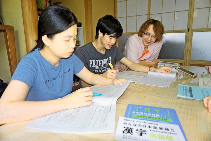 技能実習生の失踪7000人 駆け込み寺 元難民が奔走 日本経済新聞