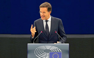 新ハンザ同盟を主導するオランダのルッテ首相(6月13日、仏ストラスブール)=ロイター通信 新ハンザ同盟を主導するオランダのルッテ首相(6月13日、仏ストラスブール)=ロイター通信