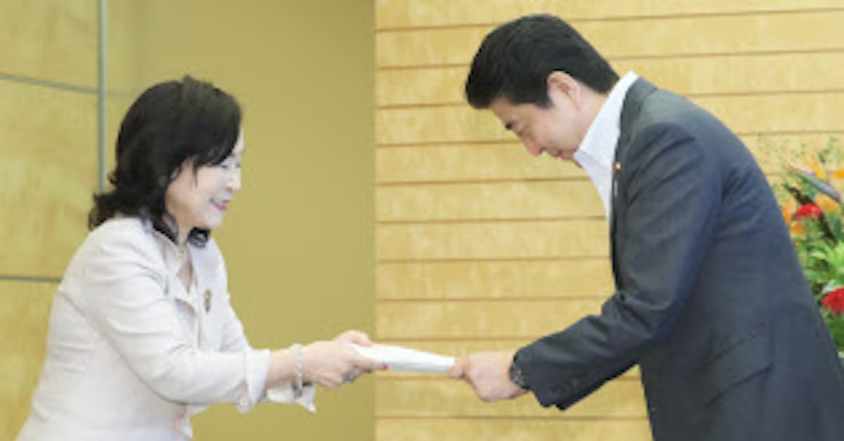 公務員の定年65歳に 給与は5年連続上げ 人事院勧告 日本経済新聞