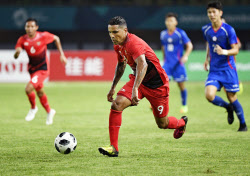 サッカー男子 開催国インドネシアが初戦快勝 アジア大会 日本経済新聞