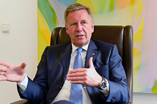 ウルフ元ドイツ大統領
(Marlies Matthes 撮影) ウルフ元ドイツ大統領
(Marlies Matthes 撮影)