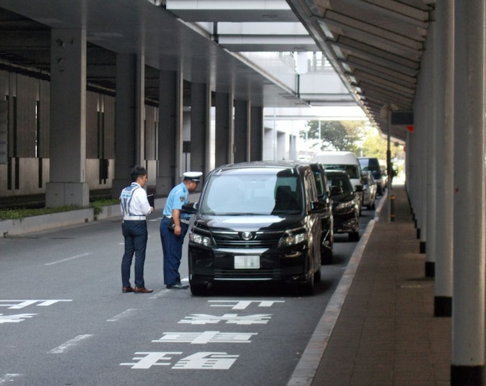 対決関西 違法駐車対策 大阪府警vs兵庫県警 日本経済新聞