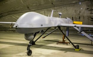 米軍の無人機「プレデター」は遠隔操作で飛行する=ロイター 米軍の無人機「プレデター」は遠隔操作で飛行する=ロイター