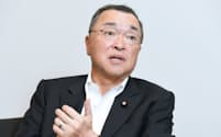 自民党の宮沢洋一税制調査会長（31日、東京・永田町）