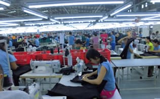 アダストリアは糸から縫製まで東南アジアで手掛ける（ミャンマーの生産工場）