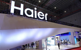 米中貿易戦争で傘下の米GE家電製品の輸入を手控える白物家電最大手のハイアール=ロイター 米中貿易戦争で傘下の米GE家電製品の輸入を手控える白物家電最大手のハイアール=ロイター