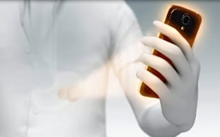 デジタル薬は、患者の胃で錠剤が溶けると中に埋め込んだマイクロチップから信号が送られる（イメージ）