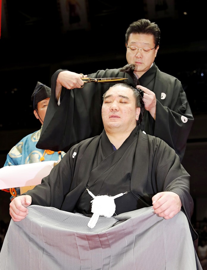 元横綱日馬富士が引退相撲 感謝しかない 日本経済新聞 元横綱日馬富士が引退相撲 感謝しかない 日本経済新聞