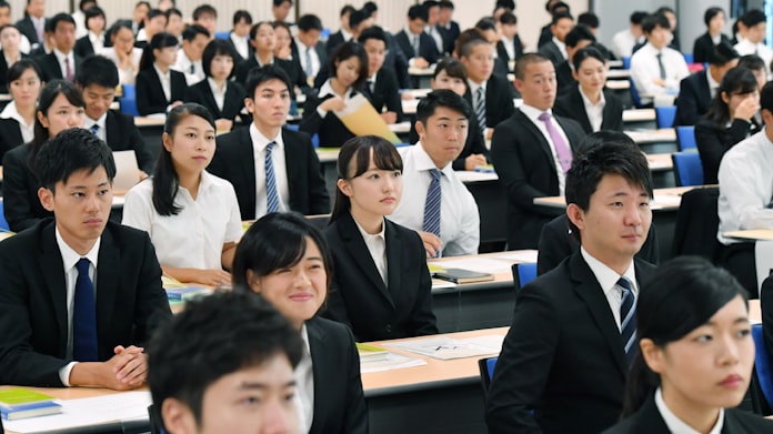 主要企業が一斉に内定式 台風で中止 延期も 日本経済新聞 主要企業が一斉に内定式 台風で中止 延期も 日本経済新聞
