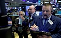 米国発の株安が再び世界の金融市場を揺さぶった（10月10日、米ニューヨーク証券取引所）=ロイター