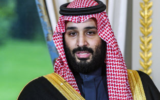 サウジアラビアのムハンマド・ビン・サルマン皇太子(4月10日、パリ)=AP サウジアラビアのムハンマド・ビン・サルマン皇太子(4月10日、パリ)=AP