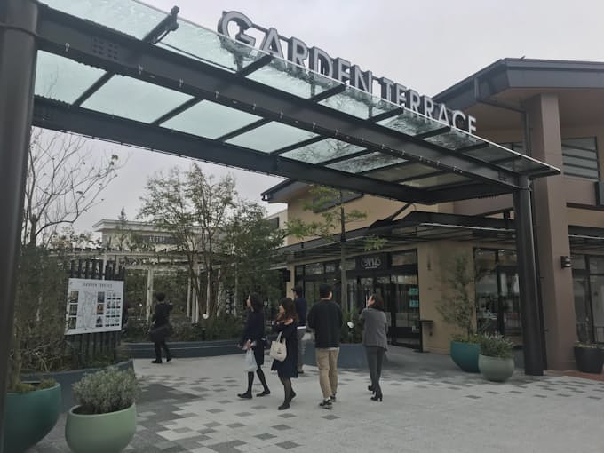 三井不の木更津アウトレット 店舗数国内最大に 26日開業 日本経済新聞