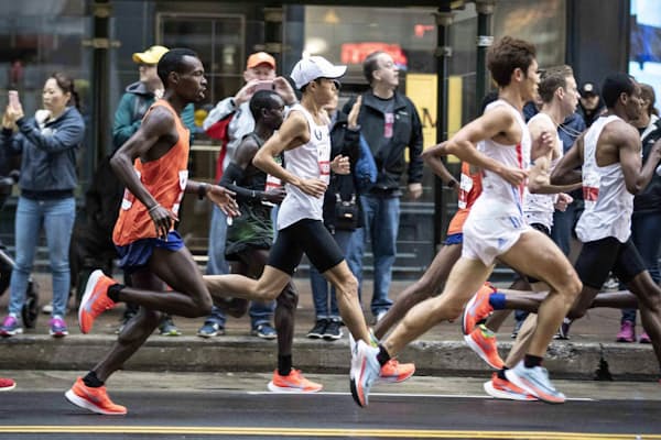 シューズは厚底か薄底か 日本人ランナーに合うのは Nikkei Style