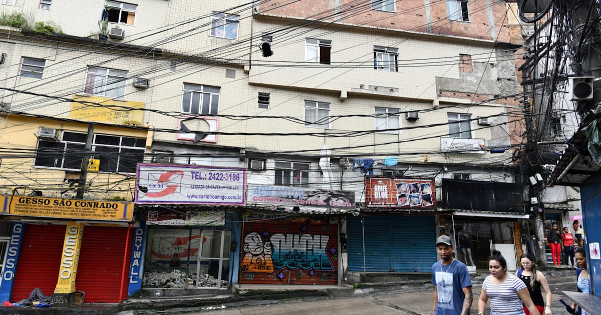 ブラジル大統領選 極右候補の優位揺るがず 日本経済新聞 ブラジル大統領選 極右候補の優位揺るがず 日本経済新聞