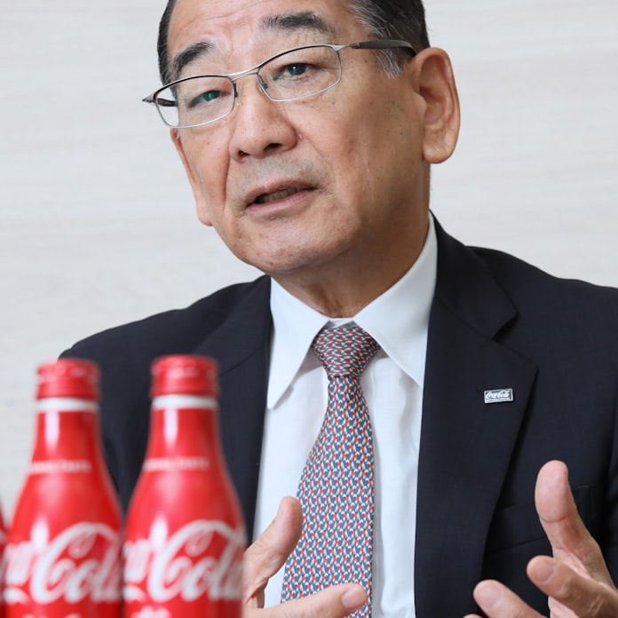 楽しさと効率 追い続け コカ コーラボトラーズジャパンhd社長 吉松民雄さん もっと関西 日本経済新聞 楽しさと効率 追い続け コカ コーラボトラーズジャパンhd社長 吉松民雄さん もっと関西 日本経済新聞