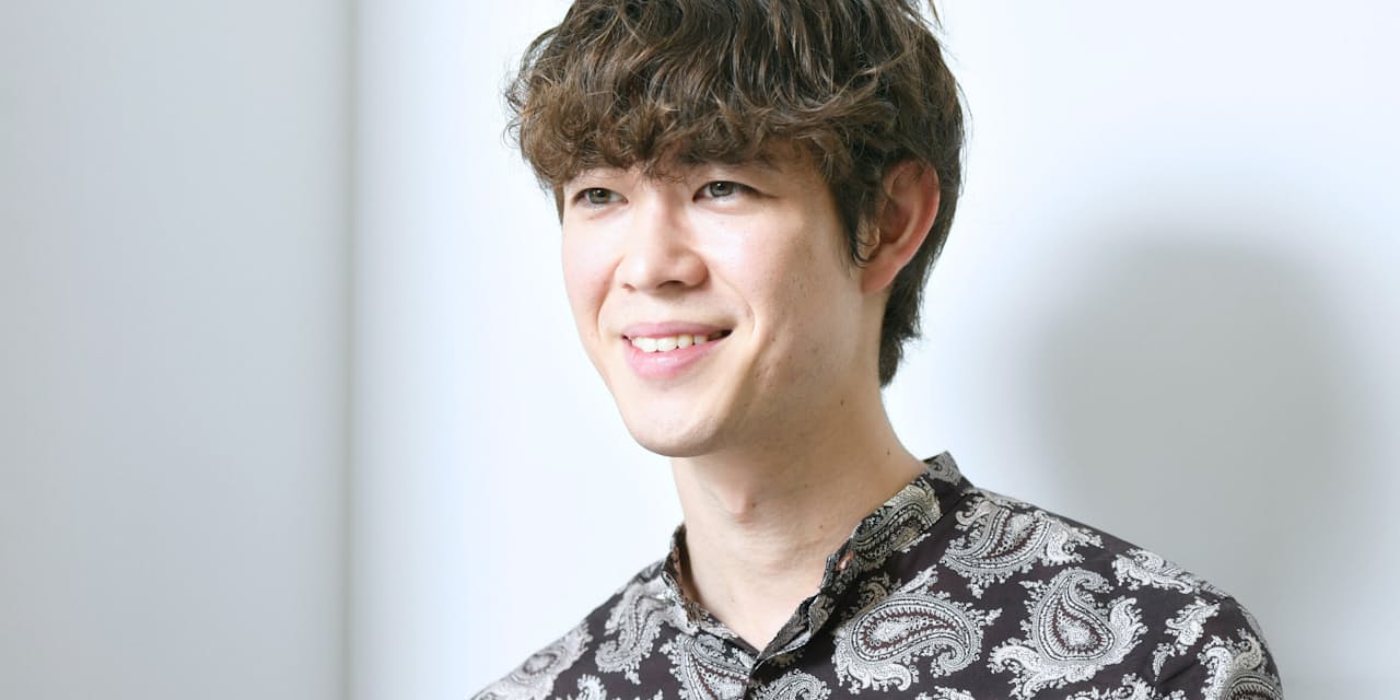 モデル 俳優 宮沢氷魚さん 両親と同じ温度で会話 エンタメ Nikkei Style