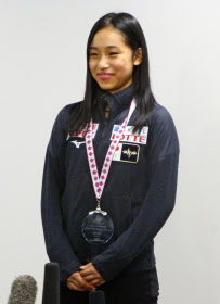 山下真瑚 内容良かった スケートカナダから帰国 日本経済新聞 山下真瑚 内容良かった スケートカナダから帰国 日本経済新聞