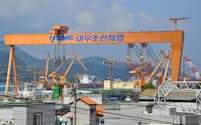 韓国南部、巨済市の大宇造船海洋の造船所