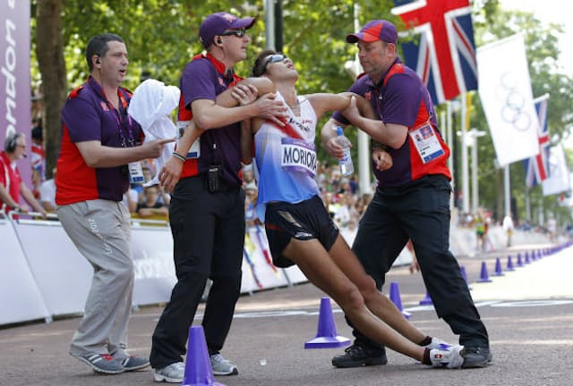 選手・観客を守る医療スタッフの役割は重い(写真は2012年8月のロンドン五輪)=ロイター 選手・観客を守る医療スタッフの役割は重い(写真は2012年8月のロンドン五輪)=ロイター