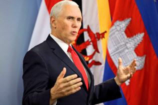 15日、シンガポールを訪問中のペンス副大統領=ロイター 15日、シンガポールを訪問中のペンス副大統領=ロイター