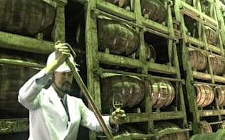 キリンは国内で唯一のウイスキー製造拠点、富士御殿場蒸留所に投資する（静岡県御殿場市）