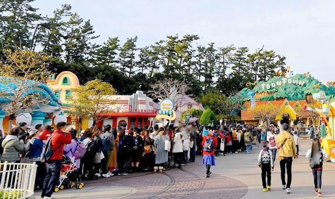 ミッキーの家 11時間待ち Tdl 誕生 90周年で 日本経済新聞