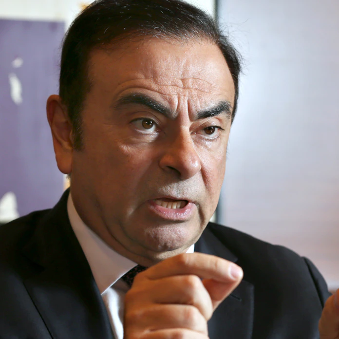 日産 ゴーン会長を解任 ルノーと主導権争い 日本経済新聞