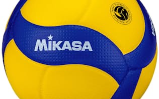 国際バレーボール連盟（FIVB）の公式試合球に採用されたミカサの「V200W」。表皮にクラレの人工皮革「クラリーノ」が使われている