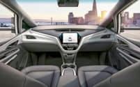 GMが実用化を目指すハンドルなどがない自動運転車のイメージ