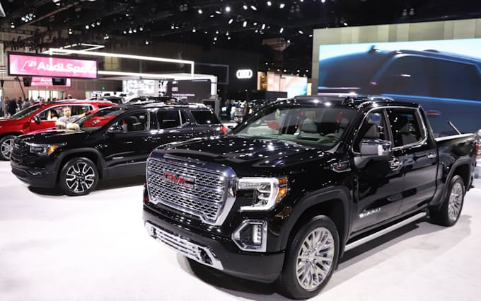 米国車メーカー 止まらぬ大型化 セダン離れ一段と ロス自動車ショー 日本経済新聞