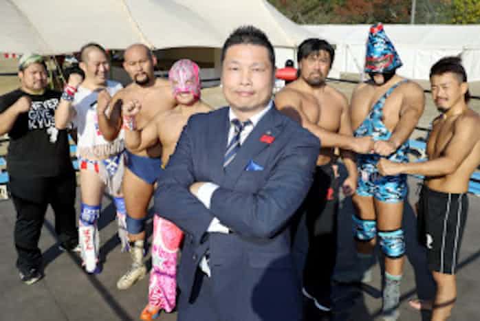 プロレスで九州ば元気にするバイ 探検 九州 沖縄 日本経済新聞
