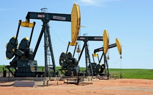 シェールオイルの増産が米国の原油輸出を支える（米ノースダコタ州の油井）