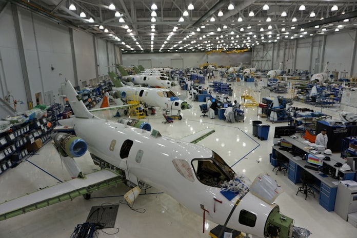 飛行機なんて ホンダジェット 役員たちの罵倒 日本経済新聞 飛行機なんて ホンダジェット 役員たちの罵倒 日本経済新聞