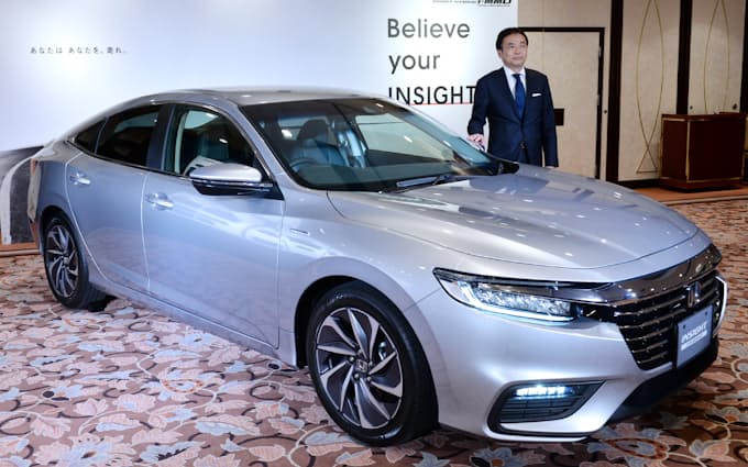 ホンダ新型インサイト あえてセダンでプリウスと勝負 日本経済新聞