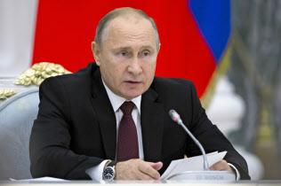 ロシアは米ロ中の3カ国による中距離核戦力の新たな枠組みを模索する(ロシアのプーチン大統領)=AP ロシアは米ロ中の3カ国による中距離核戦力の新たな枠組みを模索する(ロシアのプーチン大統領)=AP