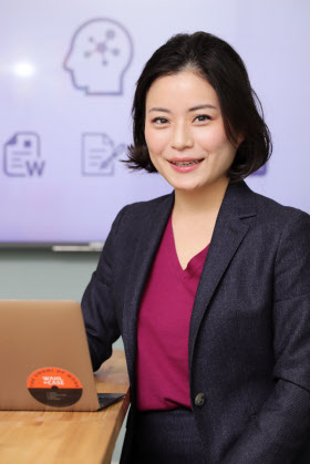 AI開発を手掛けるシナモンの平野未来・社長兼最高経営責任者。仕事と子育てに忙しい